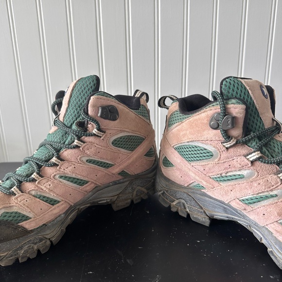 Merrell x Outdoor Voices Moab 2 Mid Hiking Boot - Womens - 8 - Picture 6 of 10